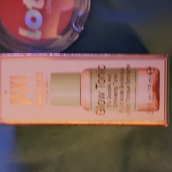 bundle of beauty items - Picture 3 of 6